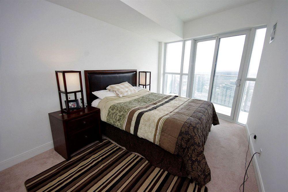 Downtown Mississauga Executive Suites Sq1 外观 照片