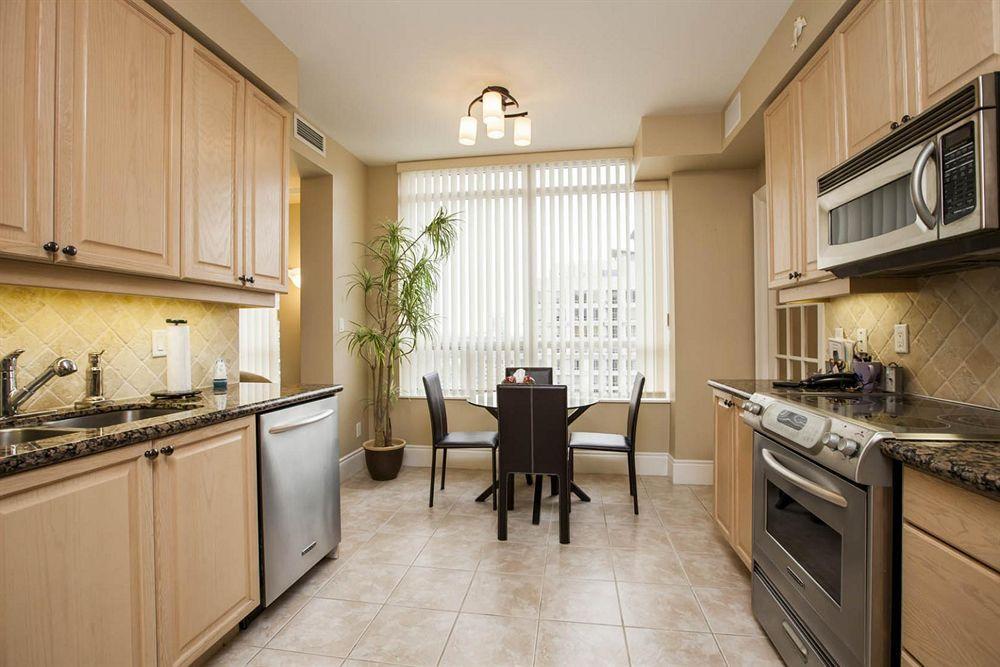 Downtown Mississauga Executive Suites Sq1 外观 照片