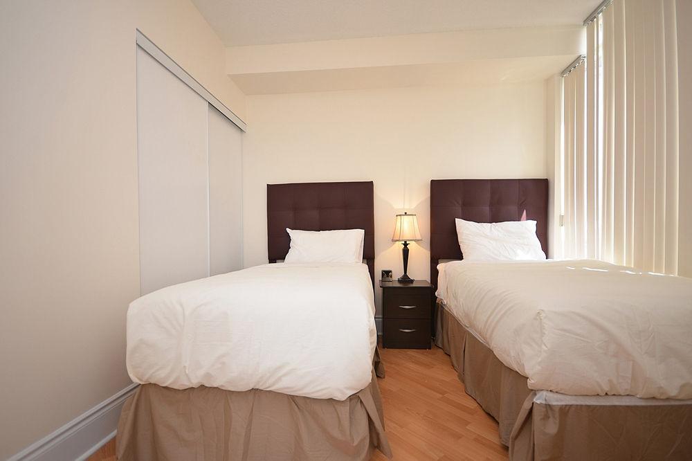 Downtown Mississauga Executive Suites Sq1 外观 照片