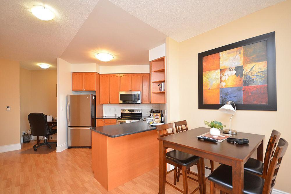 Downtown Mississauga Executive Suites Sq1 外观 照片