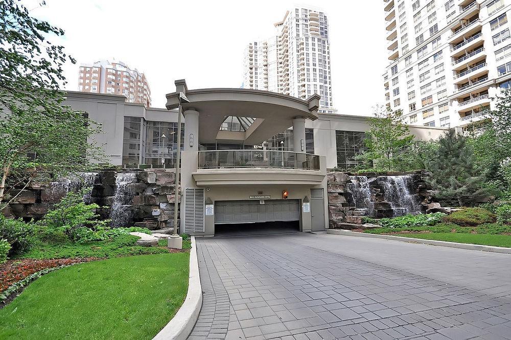 Downtown Mississauga Executive Suites Sq1 外观 照片
